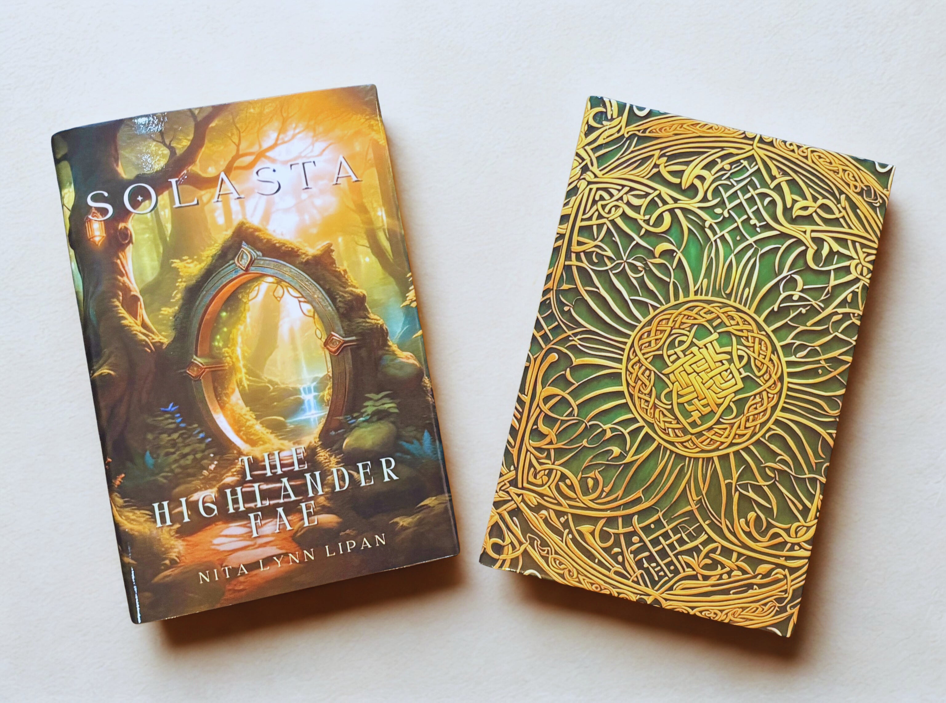 Solasta: The Highlander Fae - Signed Hardcover Collector's Gift Set
